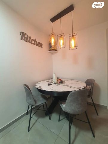 דו משפחתי, אירוס 16, שכונת הורדים, קרית שמונה