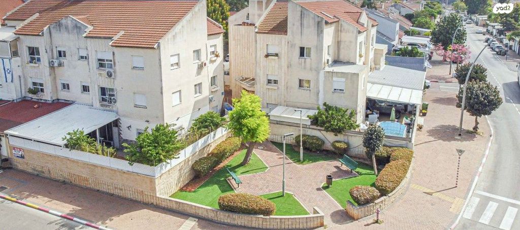 דירה, שדרות דוד המלך, אורות, אור עקיבא