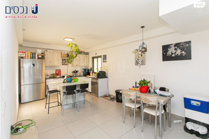 דירה, עפרה חזה, משכנות האומנים, קרית מוצקין