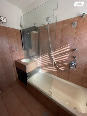 דירה, הראל, ארלוזורוב, גבעתיים