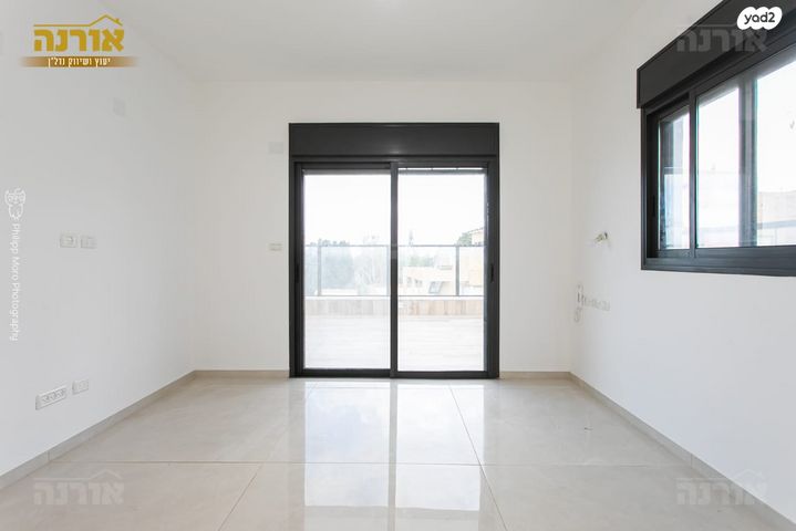 גג/ פנטהאוז, בנימין ד'ישראלי, אחוזה, חיפה