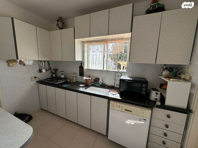 דירת גן, ז'בוטינסקי 9, עמידר, טירת כרמל