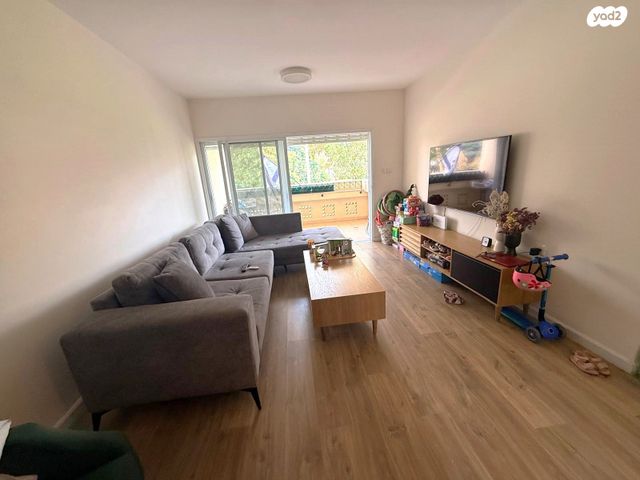 דירה, דרך המוביל, הדרים, הדרים החדשה, כפר סבא