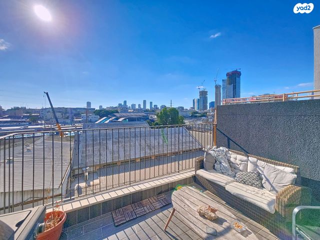 דופלקס, קהילת ניו יורק 44, תל אביב יפו