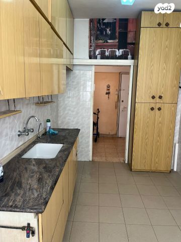 דירה, יחזקאל דנין 29, לב העיר, בת ים