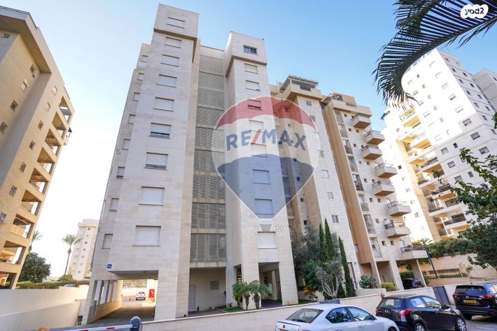 דירה, הבריגדה היהודית 56, גלי הים, נתניה