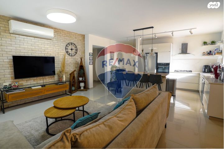 דירה, הבריגדה היהודית 56, גלי הים, נתניה