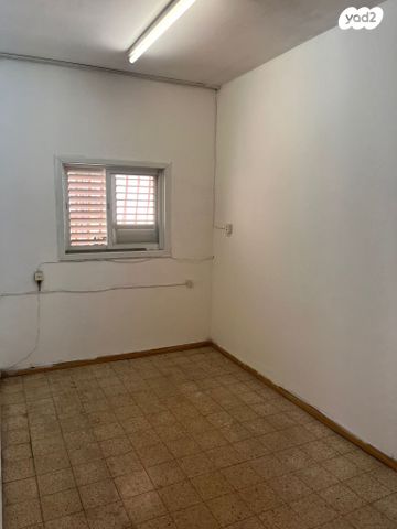 דירה, יחזקאל דנין 29, לב העיר, בת ים