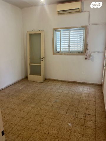 דירה, יחזקאל דנין 29, לב העיר, בת ים