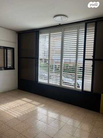 דירה, יחזקאל דנין 29, לב העיר, בת ים