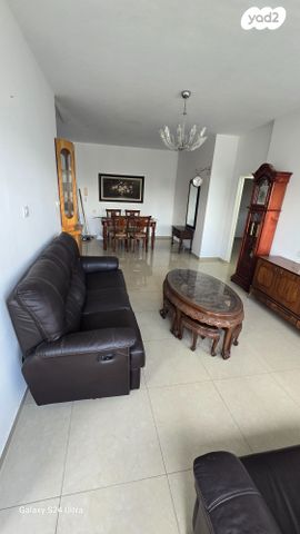 דירה, הוגו מולר, מרכז העיר, קרית אתא