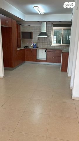 דירה, יהושע רבינוביץ, בן גוריון, חולון