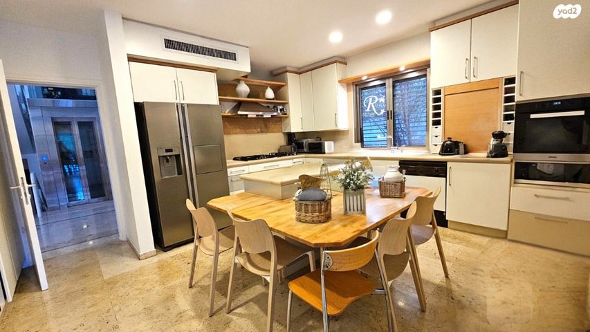 בית פרטי/ קוטג', סביון