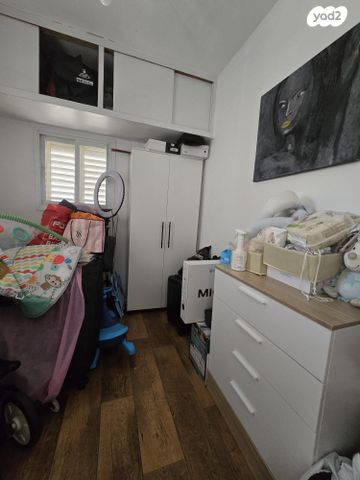 דירה, מנדלי מוכר ספרים, בת ים