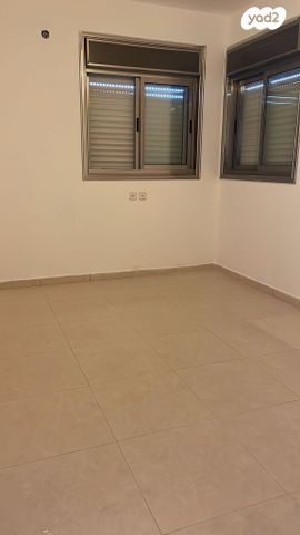 דירה, יהושע רבינוביץ, בן גוריון, חולון