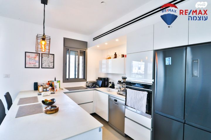 דירה, חיים חפר, הרקפות, ראשון לציון