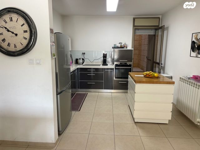 דירה, אליהו קורן, חומת שמואל, הר חומה, ירושלים