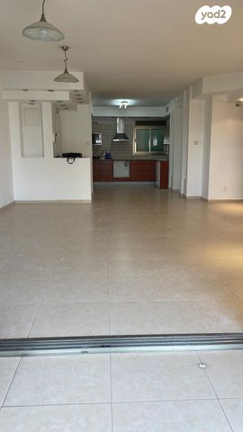 דירה, יהושע רבינוביץ, בן גוריון, חולון