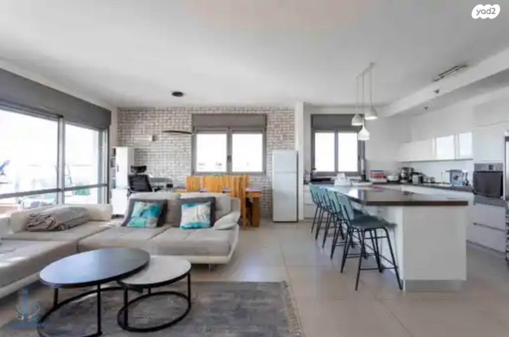 גג/ פנטהאוז, רחובות החדשה, רחובות