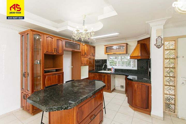 דו משפחתי, קרית ביאליק