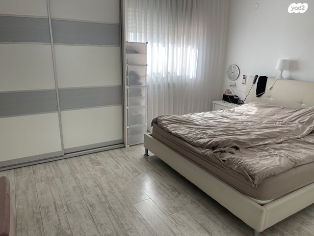 דירה, אליהו קורן, חומת שמואל, הר חומה, ירושלים