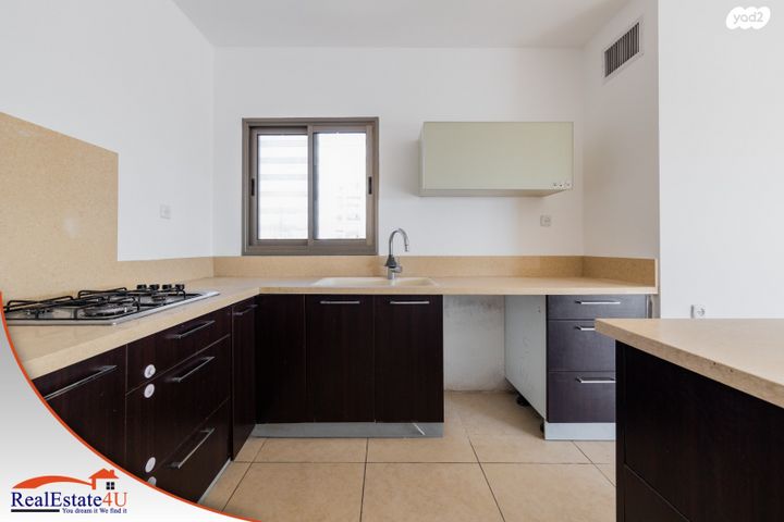 דירה, אהוד מנור, עיר ימים, נתניה