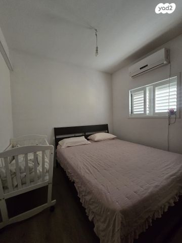 דירה, מנדלי מוכר ספרים, בת ים