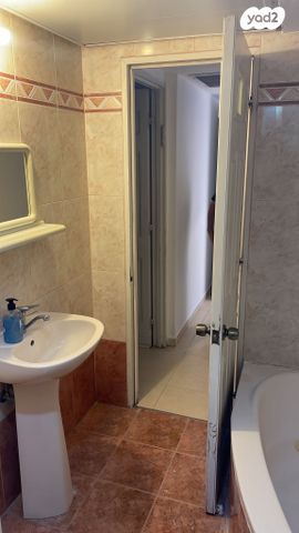 דירה, יהושע רבינוביץ, בן גוריון, חולון