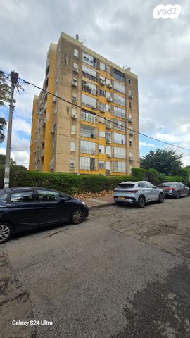 דירה, הוגו מולר, מרכז העיר, קרית אתא