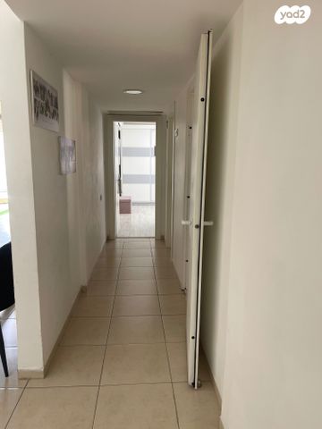 דירה, אליהו קורן, חומת שמואל, הר חומה, ירושלים