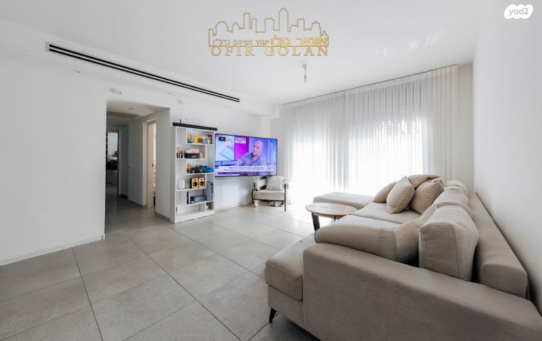 דירה, הרצליה