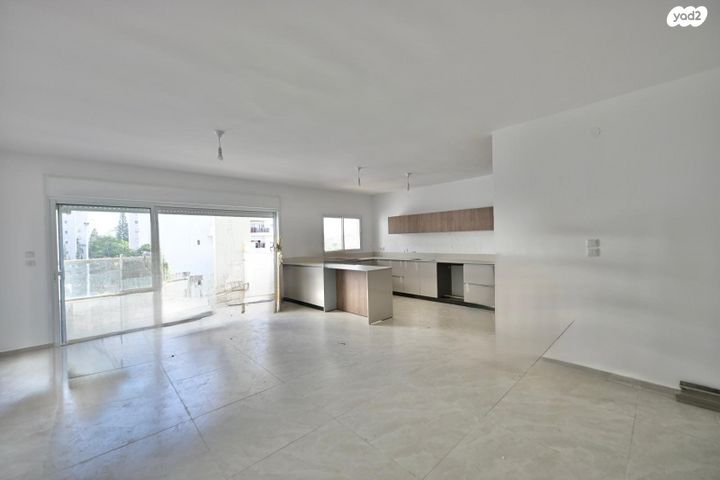 דירה, רא"ל מוטה גור, היובל, שרונה, רחובות