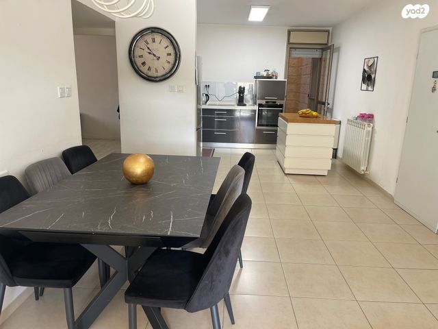 דירה, אליהו קורן, חומת שמואל, הר חומה, ירושלים