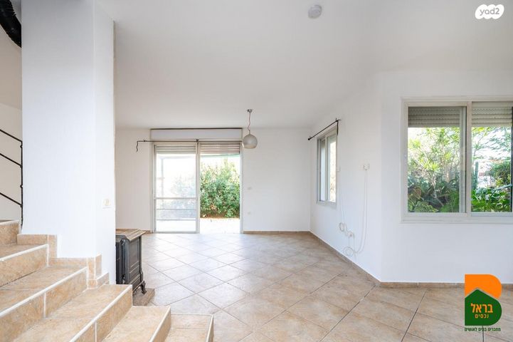 דו משפחתי, מושבה מרכז, זכרון יעקב