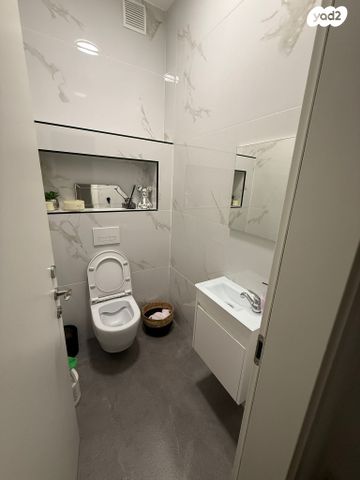 גג/ פנטהאוז, בצל האורנים, קרית טבעון