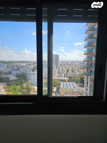 דירה, הרב הרצוג 8, צפון מערב מרכז העיר, נתניה