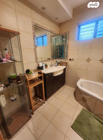 דירת גן, הגולן, רמת החייל, תל אביב יפו