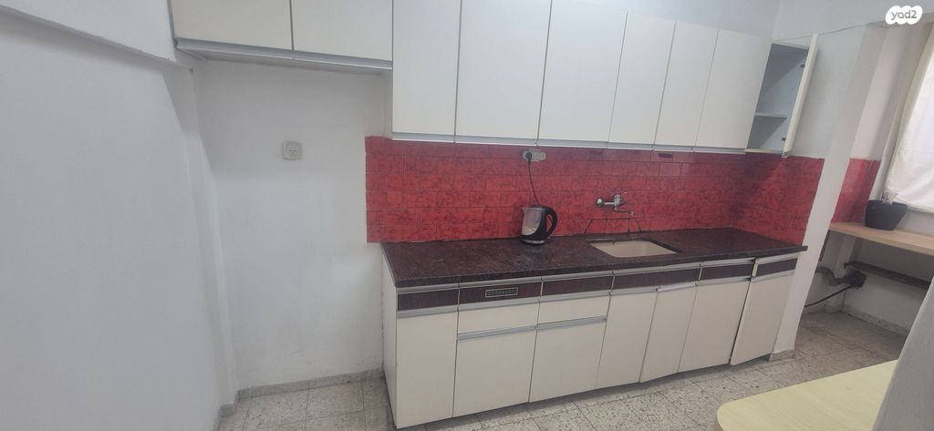 דירה, בנימין ד'ישראלי, אחוזה, חיפה