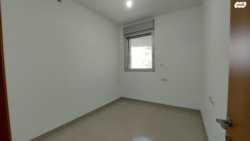 דירה, ניסים אלוני, צמרות איילון, פארק צמרת, תל אביב יפו