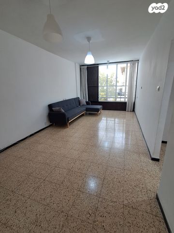 דירה, י"א באדר, נאות רחל, חולון