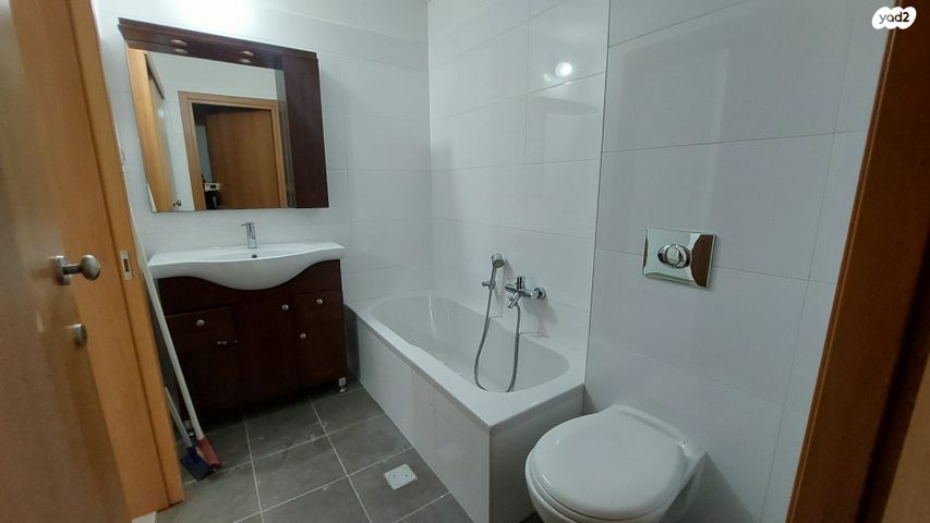 דירה, ניסים אלוני, צמרות איילון, פארק צמרת, תל אביב יפו