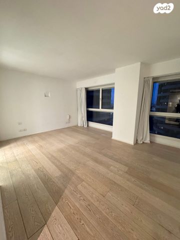 ניסים אלוני 