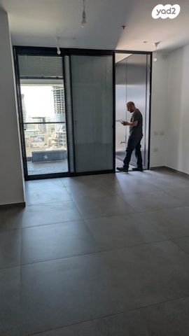 דירה, תוצרת הארץ, תל אביב יפו