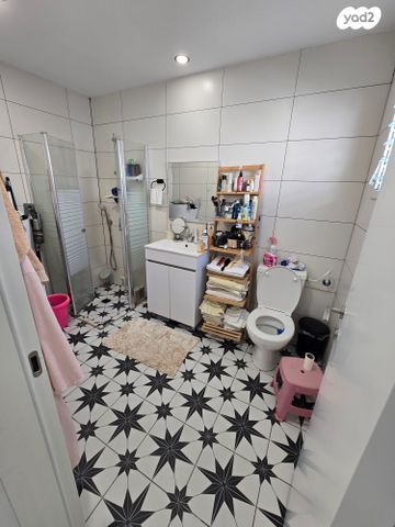 יחידת דיור, נווה עמל, הרצליה