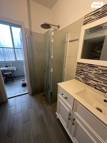 דירה, אבשלום, חדרה