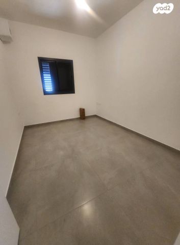 דירה, ראול ולנברג 33, תל אביב יפו