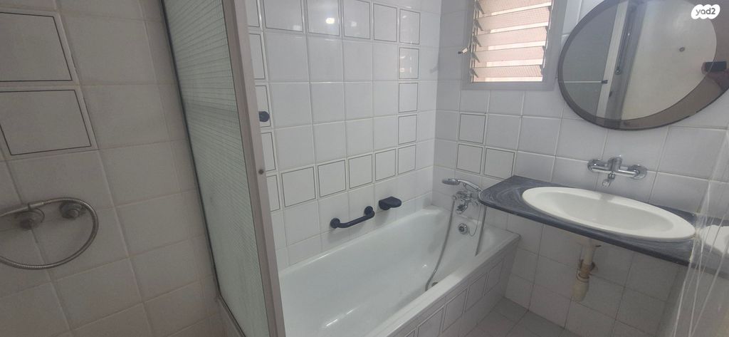 דירה, בנימין ד'ישראלי, אחוזה, חיפה