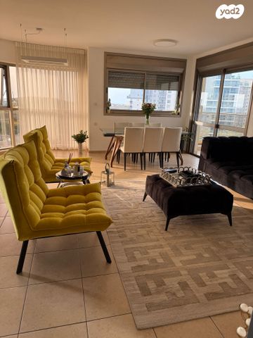 הגוש הגדול, רמת אביב החדשה, נופי ים