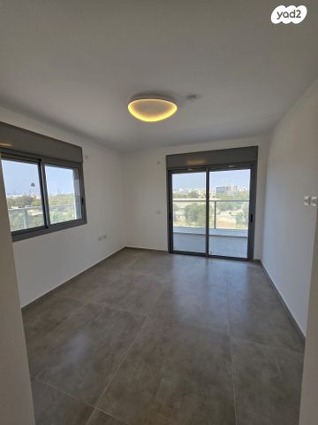 גג/ פנטהאוז, יצחק שמיר, בית בפארק ,פרדס בחסכון, אור יהודה