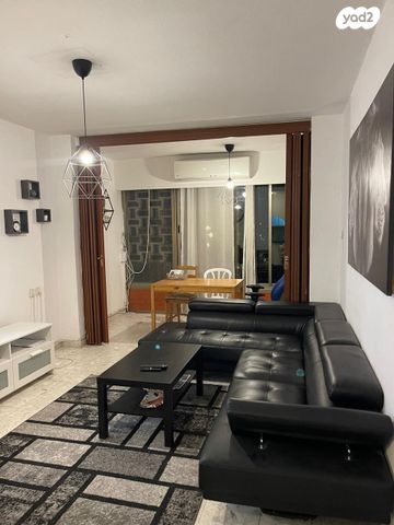 דירה, אסף שמחוני, פתח תקווה